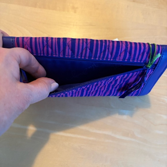 Vera Bradley Trifold Wallet Impressionista
stripe - Picture 5 of 10